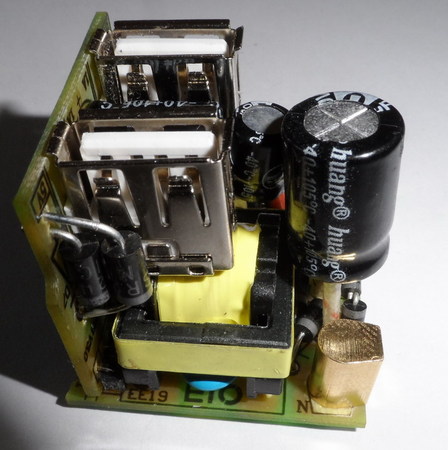 1AX2的双USB墙壁充电座